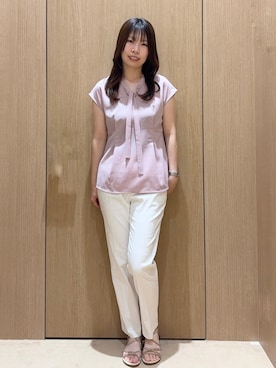 「index（インデックス）の【接触冷感／防シワ】ペプラムボウタイブラウス《洗濯機OK／ストレッチ》（シャツ/ブラウス、ピンク系）」を使った、えみりさん（レディース・162cm）の夏コーディネート