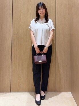 「index（インデックス）の【接触冷感／吸水速乾】タックスキッパーブラウス《防シワ／イージーアイロン／洗濯機OK／9col》（シャツ/ブラウス、ベージュ系）」を使った、えみりさん（レディース・162cm）の夏コーディネート