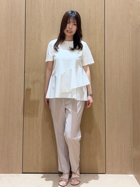 「OPAQUE.CLIP（オペークドットクリップ）のペプラムドッキングカットソー【洗濯機OK】（Tシャツ/カットソー、ホワイト系）」を使った、えみりさん（レディース・162cm）の夏コーディネート