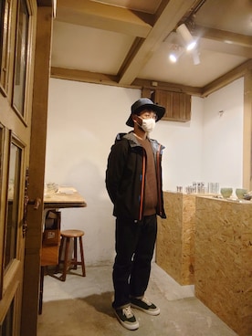 「MAN-TLE（マントル）のアイテム」を使った、なで肩の鈴木さん（メンズ・165cm）の秋コーディネート