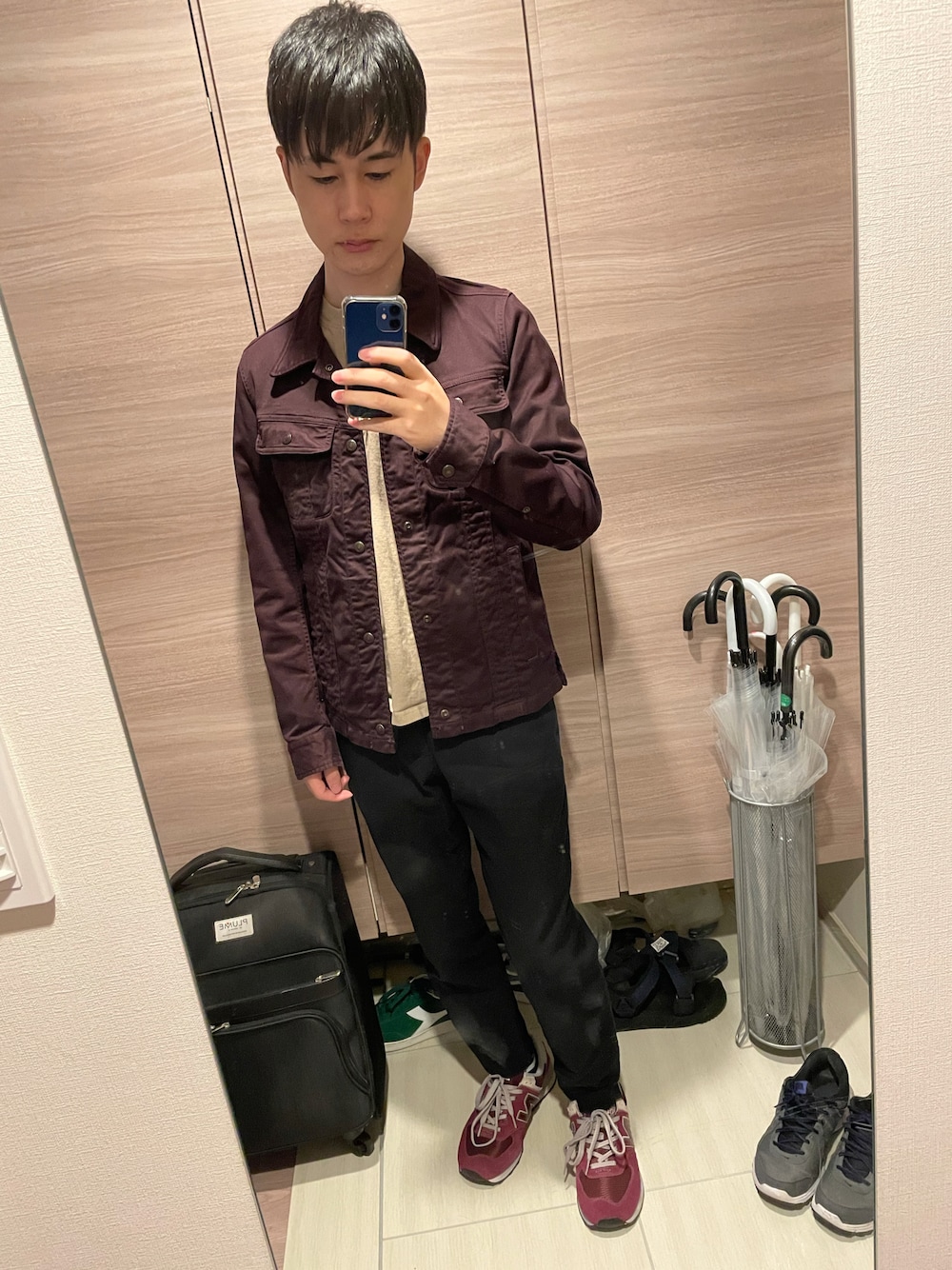 「UNIQLOのアイテム（スラックス、ブラック系）」を使った、ひろさん（メンズ・166cm）の夏コーディネートの1枚目の写真