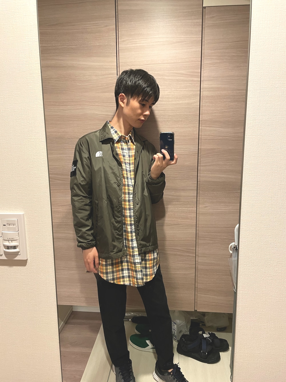 「THE NORTH FACEの【THE NORTH FACE / ザ ノースフェイス】 THE COACH JACKET / コーチジャケット（ナイロンジャケット、グリーン系）」を使った、ひろさん（メンズ・166cm）の夏コーディネートの1枚目の写真