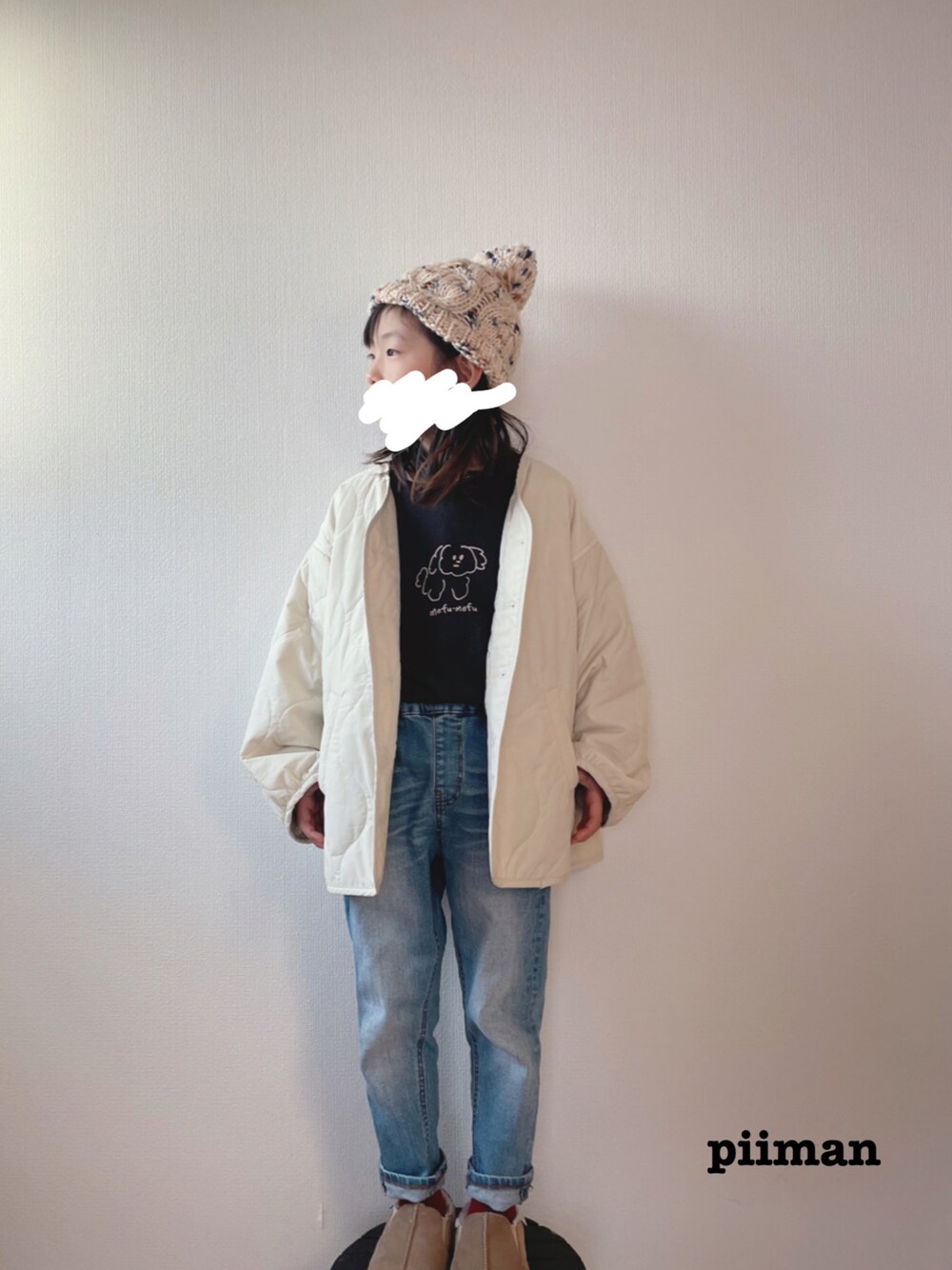 「秋コーデ、カジュアル、シンプル、ローリーズファーム(LOWRYS FARM)、マーキーズ、セラフ、おしゃれさんと繋がりたい、デニムパンツ、今日のコーデ、ニット帽」｜「Seraphのワイドプリント長袖Ｔシャツ（Tシャツ/カットソー、グレー系）」を使った、piiman◡̈⃝さん（キッズ・120cm）の秋コーディネートの1枚目の写真