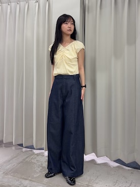 「SENSE OF PLACE by URBAN RESEARCH(センスオブプレイスバイアーバンリサーチ)のギャザーネックカットトップ(Tシャツ/カットソー、イエロー系)」を使った、カワグチさん(レディース・164cm)の春コーディネート