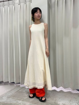 「アイテム（スラックス、レッド系）」を使った、カワグチさん（レディース・164cm）の夏コーディネート