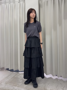 「SENSE OF PLACE by URBAN RESEARCH(センスオブプレイスバイアーバンリサーチ)のティアードエアリーロングスカート(スカート、ブラック系)」を使った、カワグチさん(レディース・164cm)の夏コーディネート
