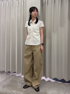 「SENSE OF PLACE by URBAN RESEARCH(センスオブプレイスバイアーバンリサーチ)のパフスリーブコンパクトギャザーシャツ(シャツ/ブラウス、ホワイト系)」を使った、カワグチさん(レディース・164cm)の春コーディネート