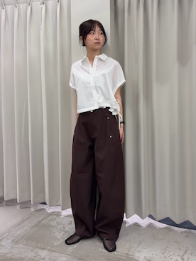 「SENSE OF PLACE by URBAN RESEARCH(センスオブプレイスバイアーバンリサーチ)の『イージーケア』クロップドギャザーシャツ(シャツ/ブラウス、ホワイト系)」を使った、カワグチさん(レディース・164cm)の春コーディネート