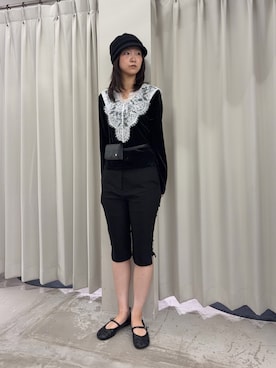 「SENSE OF PLACE by URBAN RESEARCH(センスオブプレイスバイアーバンリサーチ)のヒラヒラレースベロアトップ(その他トップス、ブラック系)」を使った、カワグチさん(レディース・164cm)の秋コーディネート