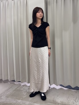 「SENSE OF PLACE by URBAN RESEARCH(センスオブプレイスバイアーバンリサーチ)のギャザーネックカットトップ(Tシャツ/カットソー、ブラック系)」を使った、カワグチさん(レディース・164cm)の春コーディネート
