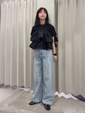 「SENSE OF PLACE by URBAN RESEARCH(センスオブプレイスバイアーバンリサーチ)のシャイニーフリルドッキングカットトップ(Tシャツ/カットソー、ブラック系)」を使った、カワグチさん(レディース・164cm)の春コーディネート