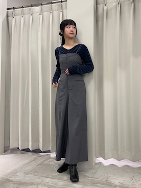 「ベロア」｜「アイテム（サロペット/オーバーオール）」を使った、カワグチさん（レディース・164cm）の冬コーディネート