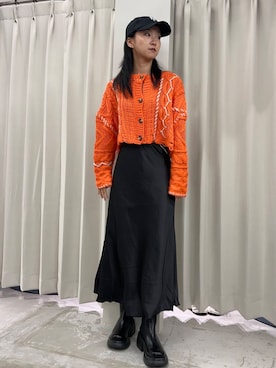 「ナロースカート」｜「アイテム（キャップ）」を使った、カワグチさん（レディース・164cm）の秋コーディネート