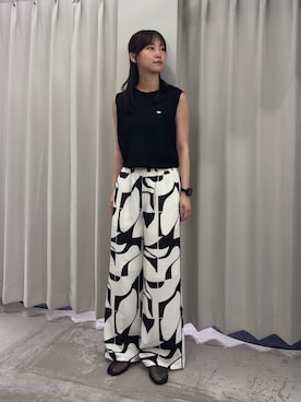 「SENSE OF PLACE by URBAN RESEARCH(センスオブプレイスバイアーバンリサーチ)のキカガクプリントイージーパンツ(その他パンツ、ブラック系)」を使った、カワグチさん(レディース・164cm)の春コーディネート