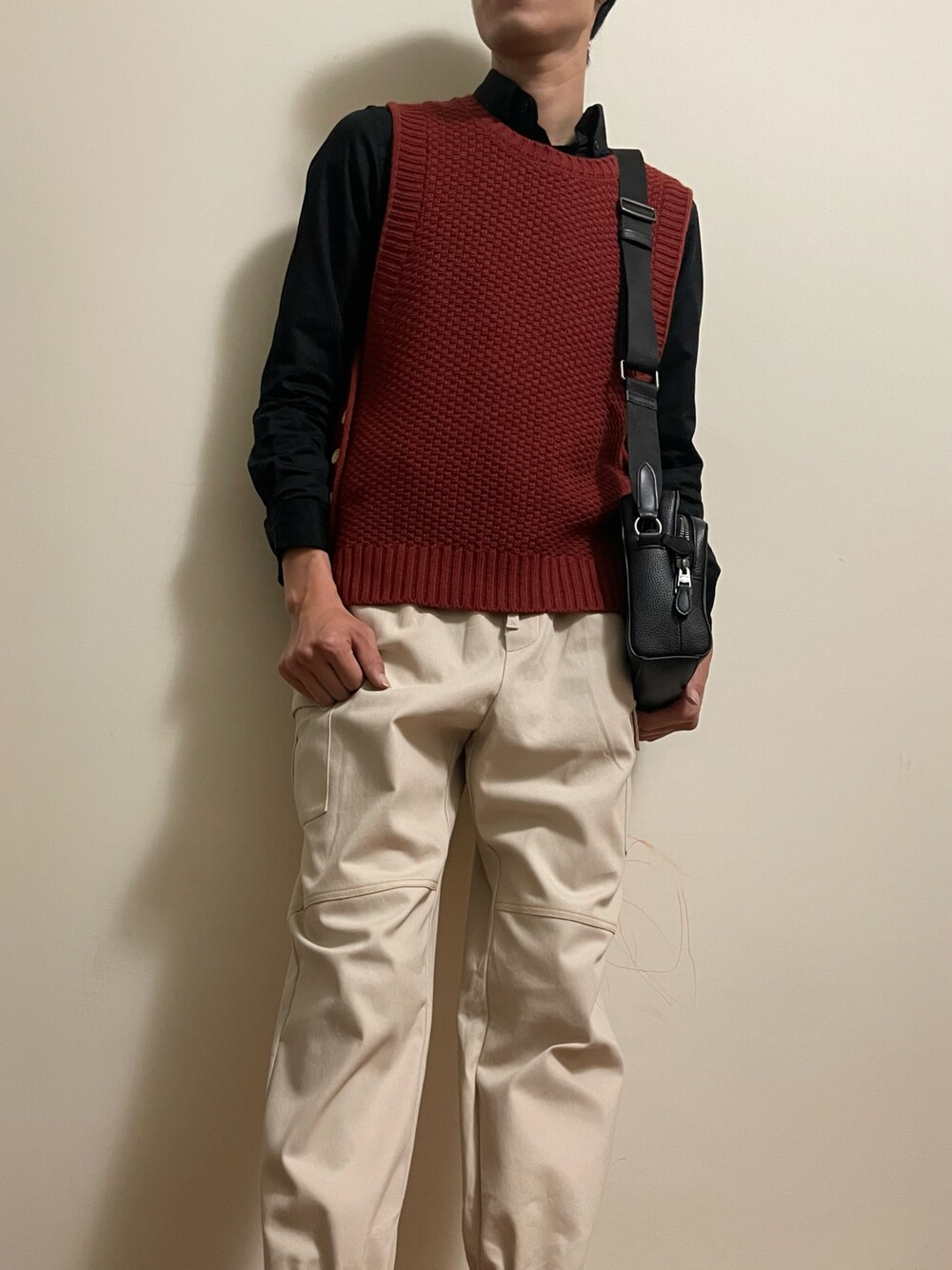 「Dailoのアイテム（チノパンツ、ベージュ系）」を使った、ilichuさん（メンズ・185cm）の冬コーディネートの1枚目の写真