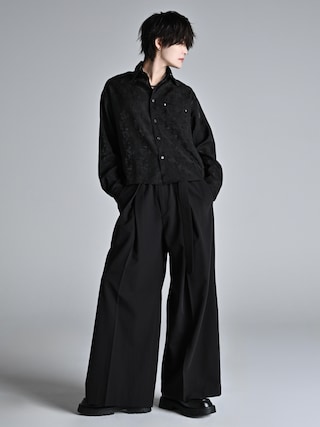 「ADRER(アドラー)のtwo tuck belt "hakama" wide slacks(スラックス)」を使った、犬飼京 inukai keiさん(メンズ・183cm)の冬コーディネート