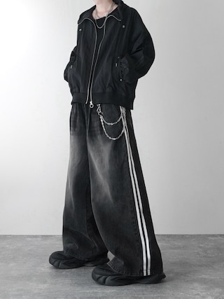 「ADRER（アドラー）のline sleeve track zip parker jacket / ラインスリーブトラックジップパーカージャケット（ブルゾン）」を使った、犬飼京 inukai keiさん（メンズ・183cm）の夏コーディネート