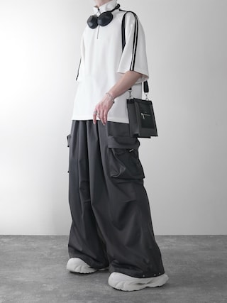「ADRER（アドラー）のOver Size Line Sleeve Half-Zip Tee / オーバーサイズ ラインスリーブ ハーフジップT（Tシャツ/カットソー）」を使った、犬飼京 inukai keiさん（メンズ・183cm）の夏コーディネート
