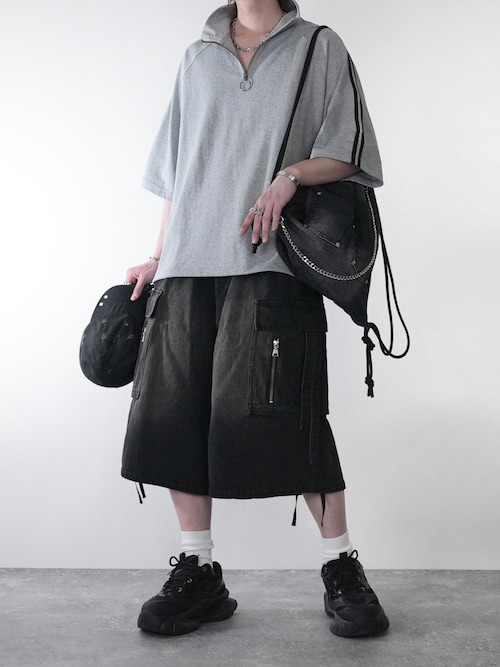「ADRER（アドラー）のparachute cargo wide short pants / パラシュートカーゴワイドショートパンツ（カーゴパンツ）」を使った、犬飼京 inukai keiさん（メンズ・183cm）の春コーディネート
