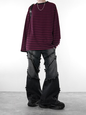 「ADRER（アドラー）のextra quality wide sleeve (over size) long-T / エクストラクオリティワイドスリーブ(オーバーサイズ)ロンT（Tシャツ/カットソー、レッド系）」を使った、犬飼京 inukai keiさん（メンズ・183cm）の秋コーディネート