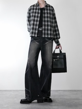 「ADRER(アドラー)のextra quality wide flare pants/エクストラクオリティワイドフレアパンツ(その他パンツ)」を使った、犬飼京 inukai keiさん(メンズ・183cm)の秋コーディネート