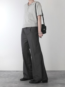 「ADRER（アドラー）のShort Sleeve Knit Shirt Cardigan / Machine Washable ／ ショートスリーブ ニットシャツカーディガン（マシンウォッシャブル）（カーディガン/ボレロ、グレー系）」を使った、犬飼京 inukai keiさん（メンズ・183cm）の夏コーディネート