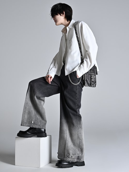 「ADRER(アドラー)のextra quality wide flare pants/エクストラクオリティワイドフレアパンツ(その他パンツ)」を使った、犬飼京 inukai keiさん(メンズ・183cm)の冬コーディネート