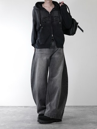 「ADRER(アドラー)のADRER The Semi Curved Denim / アドラー ザ セミ カーブドデニム(デニムパンツ)」を使った、犬飼京 inukai keiさん(メンズ・183cm)の秋コーディネート