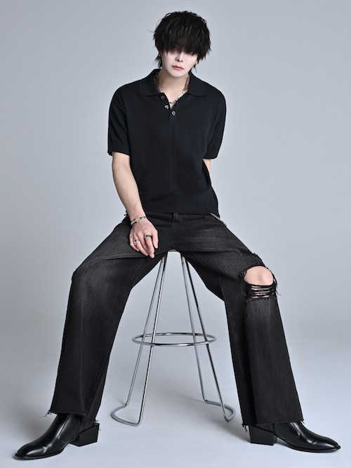 「ADRER（アドラー）のvintage side belt flare denim slacks（デニムパンツ）」を使った、犬飼京 inukai keiさん（メンズ・183cm）の春コーディネート