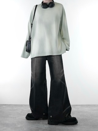 「ADRER(アドラー)のextra quality wide sleeve (over size) long-T / エクストラクオリティワイドスリーブ(オーバーサイズ)ロンT(Tシャツ/カットソー)」を使った、犬飼京 inukai keiさん(メンズ・183cm)の秋コーディネート