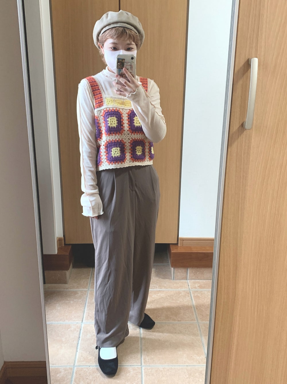 「カオリノモリ、秋のコーデ、タートルネック、GU、休日スタイル、バレエシューズ、プチプラ、ベリーショート、秋服、シースルー、低身長、シアー、wcloset、鍵編み、ニットビスチェ」｜「kaorinomoriの【カオリノモリ】ﾘｯｾﾍﾞﾚｰ（ハンチング/ベレー帽、ベージュ系）」を使った、さやぴさん（レディース・148cm）の秋コーディネートの1枚目の写真