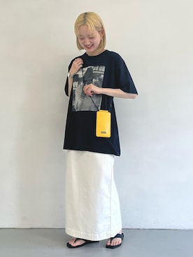 「アーバンリサーチ」｜「アイテム（PC・スマホグッズ/家電）」を使った、スズノさん（レディース・162cm）の夏コーディネート