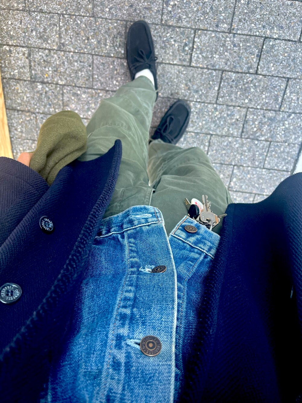 「ピーコート、grenfell、クラークス、m47」｜「Clarksのアイテム（ドレスシューズ、ブラック系）」を使った、Taka_Koboさん（メンズ・165cm）の冬コーディネートの1枚目の写真