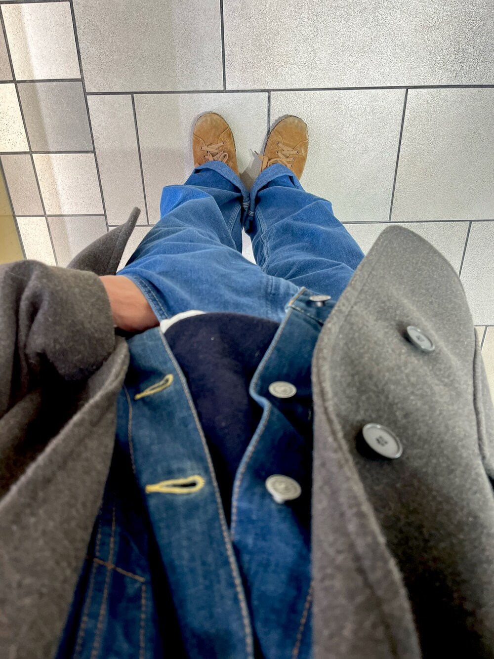 「VISVIMのアイテム（その他シューズ、ブラウン系）」を使った、Taka_Koboさん（メンズ・165cm）の冬コーディネートの1枚目の写真