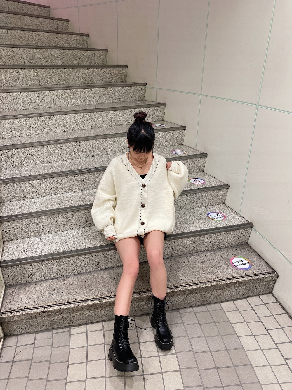「ENVYM、envym、envym_staff、オトナカジュアル、シンプルスタイル、大人女子、大人コーデ、低身長、ラクチンコーデ、骨格ウェーブ、春、カーディガン、ホワイトコーデ、レースアップシューズ」｜「ENVYMのステッチデザインルーズＣＤ（カーディガン/ボレロ、ホワイト系）」を使った、TSUBASAさん（レディース・154cm）の春コーディネートの1枚目の写真