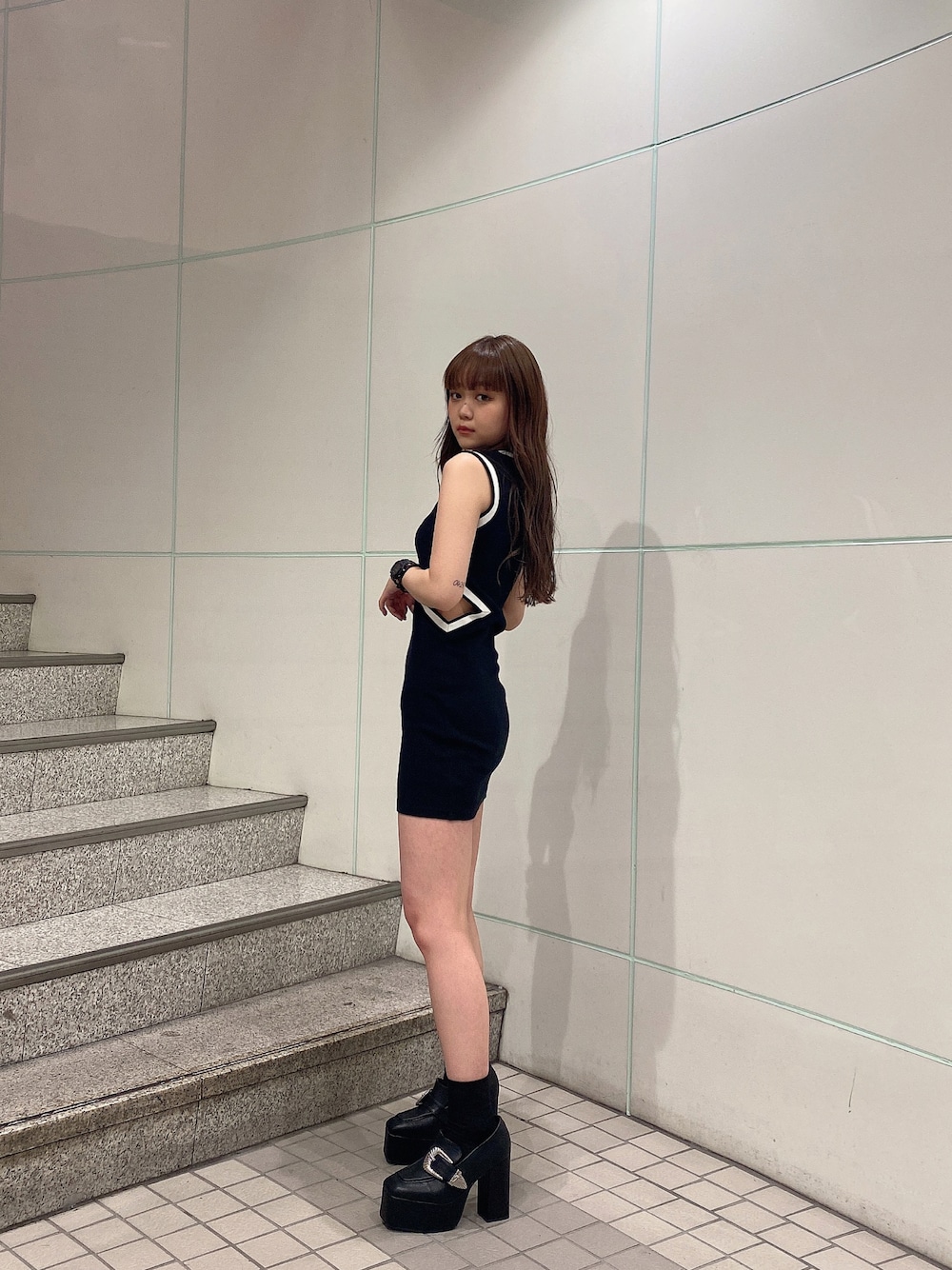 「ENVYM、envym_staff、シンプルスタイル、楽チンコーデ、シンプルコーデ、夏、夏コーデ、低身長女子、ワンピーススタイル、モノトーンコーデ、ノースリーブ、ノースリーブワンピース、ブラック」｜「ENVYMのリブラインカッティングOP（ワンピース、ブラック系）」を使った、TSUBASAさん（レディース・154cm）の夏コーディネートの1枚目の写真