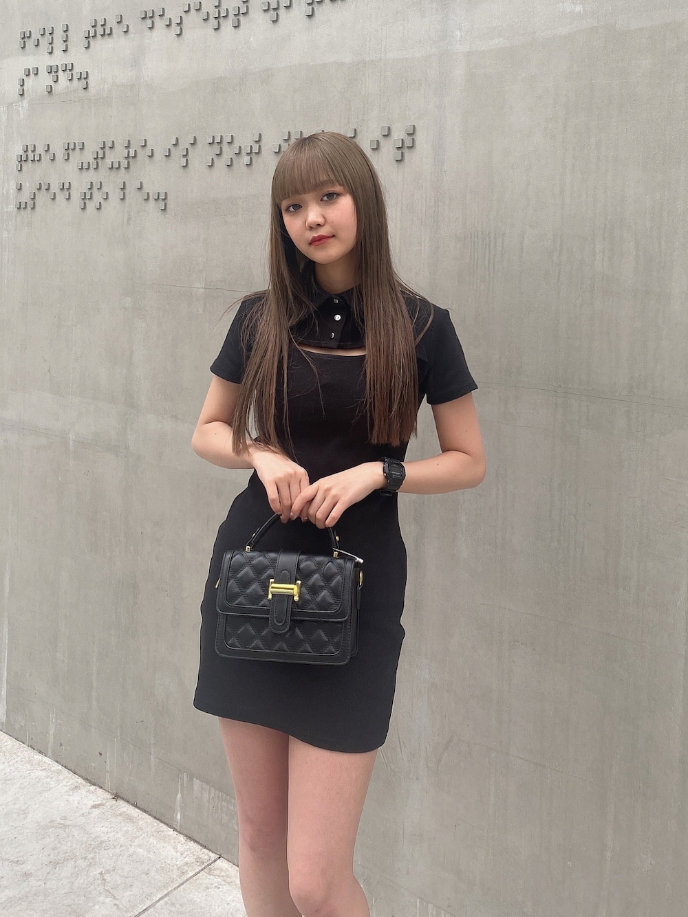 「ENVYM、envym_staff、シンプルスタイル、大人かわいい、シンプルコーデ、夏コーデ、低身長、モノトーンコーデ、ブラック、ワンピース、タイトワンピース、ミニワンピ、キレイめ」｜「ENVYMのリブポロネックワンピース（ワンピース、ブラック系）」を使った、TSUBASAさん（レディース・154cm）の夏コーディネートの1枚目の写真
