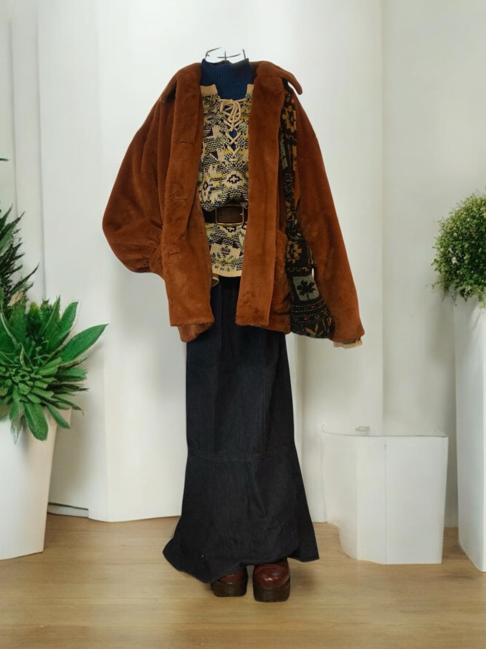 「デニムマキシスカート、bohemians、almo、B:MING by BEAMS、BEAMS HEART」｜「Beams✖️COOHAMのアイテム（ニット/セーター、ホワイト系）」を使った、 SHOWKO  さん（レディース・148cm）の冬コーディネートの1枚目の写真