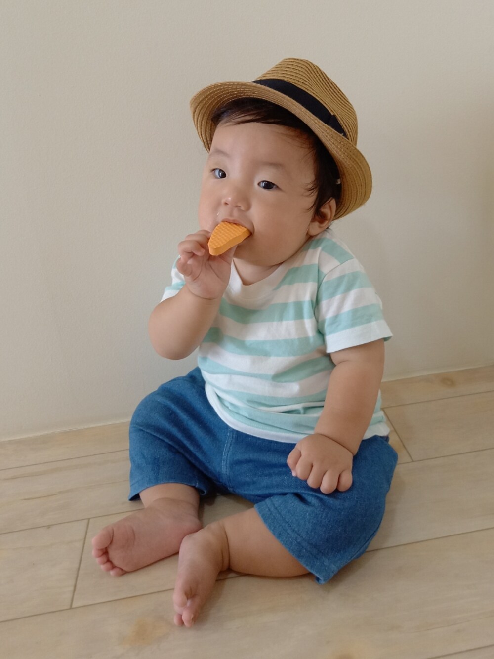 「夏コーデ、キッズコーデ、プチプラ、シンプルコーデ、無印良品、ハット、デニム」｜「PICNIC MARKETのアイテム（ハット、ブラウン系）」を使った、aoto*senaさん（キッズ・70cm）の夏コーディネートの1枚目の写真