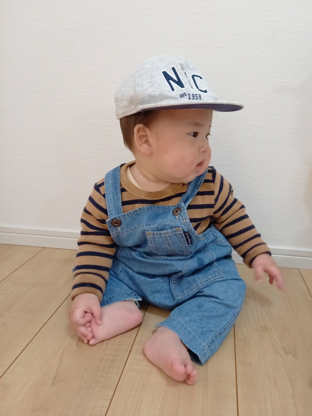 「春服デビュー宣言、サロペット、キャップ、ボーダー、男の子コーデ、カジュアルコーデ、今日のコーデ、デニム、春夏コーデ、春服みてみて」｜「BRANSHESの星柄トップス+デニムオーバーオールセット（ロンパース、ブルー系）」を使った、aoto*senaさん（キッズ・80cm）の春コーディネートの1枚目の写真