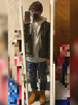 「BALENCIAGA」｜「アイテム（ミリタリージャケット）」を使った、River Guccimaneさん（メンズ・164cm）の冬コーディネート