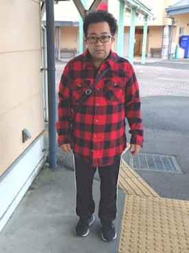 「Carhartt（カーハート）のアイテム（シャツ/ブラウス、レッド系）」を使った、さとし🐨相互さん（メンズ・160cm）の夏コーディネート
