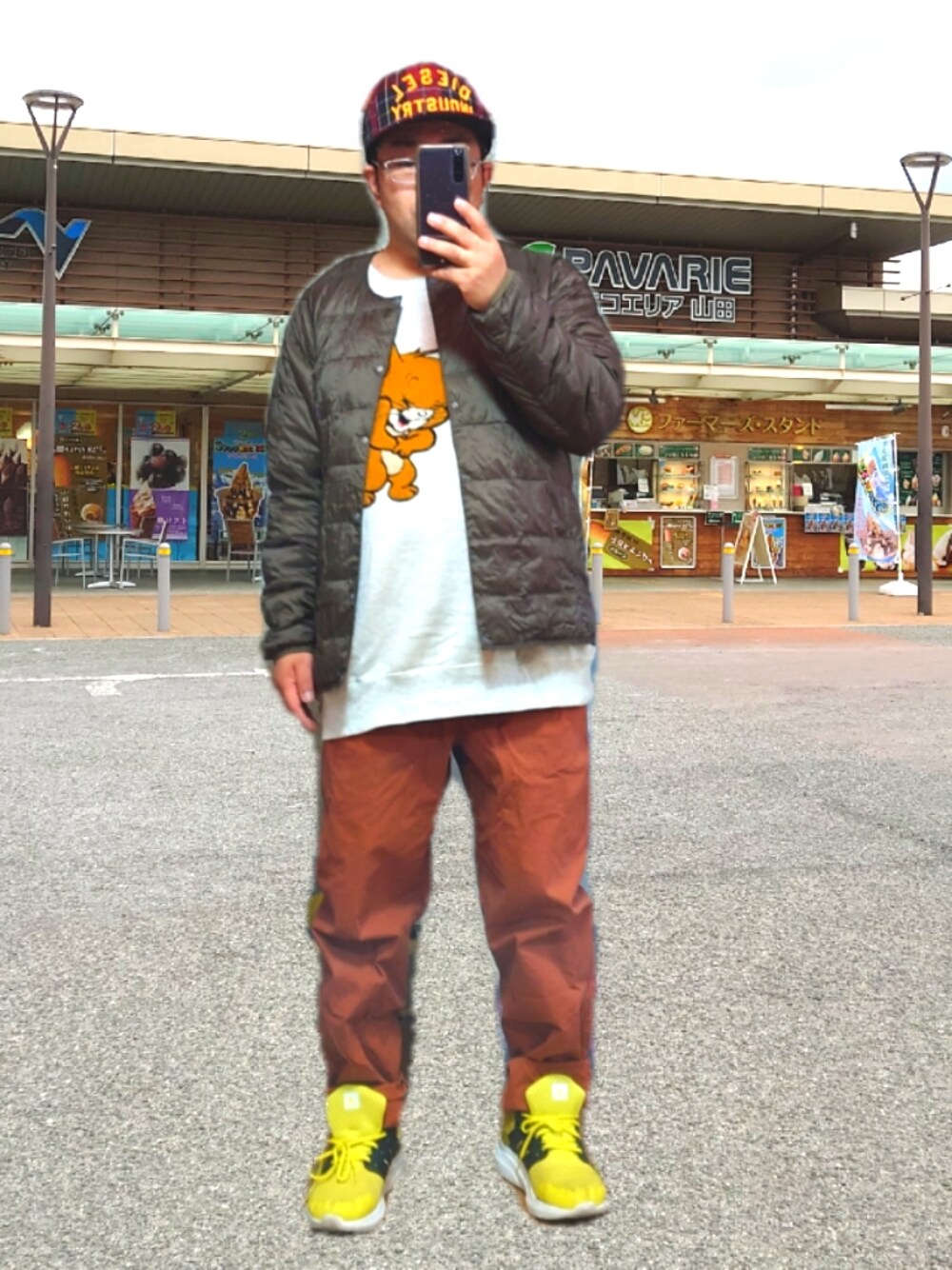 「スウェット、キャップ、UNIQLO、adidas、ストリート、Diesel、スニーカーコーデ、ブラウン、プチプラ、古着MIX、インナーダウン、個性的、ジェリー、プチプラのさとし」｜「DIESELのアイテム（キャップ、レッド系）」を使った、さとし🐨相互さん（メンズ・159cm）の冬コーディネートの1枚目の写真