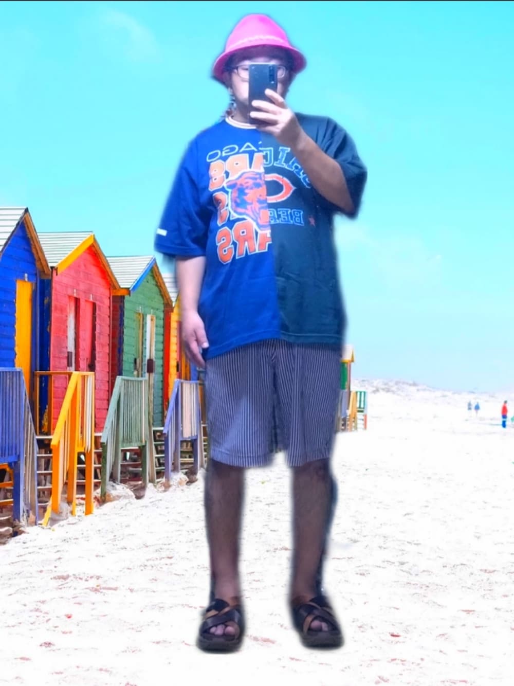 その他のTシャツ/カットソー、ピンク系のパンツ、ブラウン系のサンダルを着用したメンズの秋コーディネートの1枚目の写真