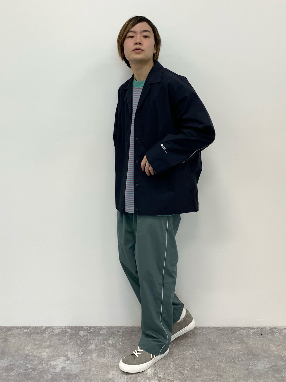 「シンプルスタイル、シャツスタイル、ボーダートップス、ボーダー、グローバルワークむさし村山コーデ、グローバルワークいしかわコーデ、グローバルワーク(GLOBAL WORK)、ビッグシルエット、リラックススタイル、カジュアルコーデ、Tシャツ、ブルー、グリーン、アウトドアスタイル、春コーデ」｜「.st（スタッフボード　いしかわ）の.st（スタッフボード　いしかわ）（その他、その他）」を使った、いしかわさん（メンズ・168cm）の春コーディネートの1枚目の写真