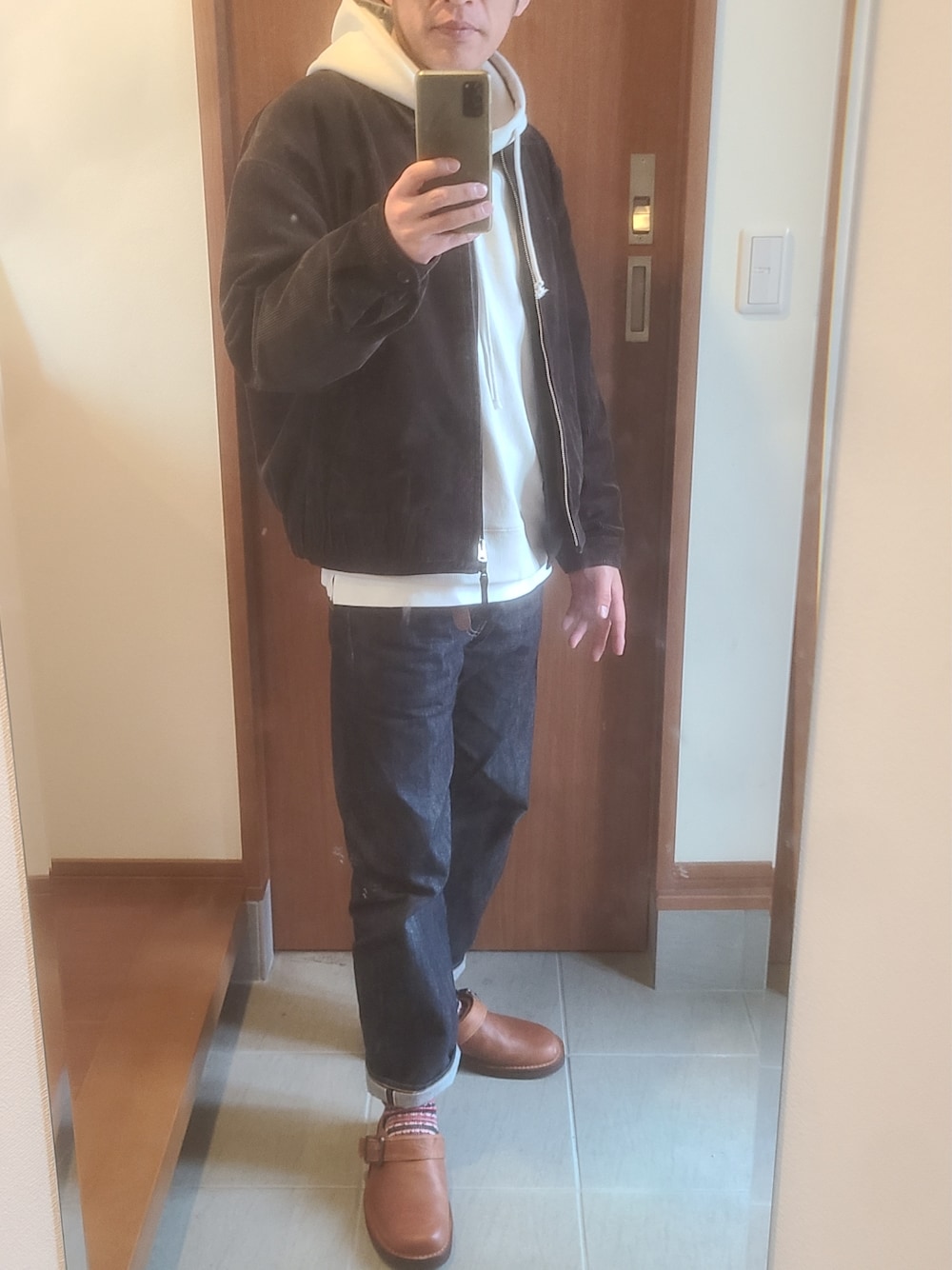 「WYM LIDNMの【WYM LIDNM】RAYON 11W CORDUROY ZIP SET-UP（セットアップ、グレー系）」を使った、ツトムさん（メンズ・168cm）の冬コーディネートの1枚目の写真
