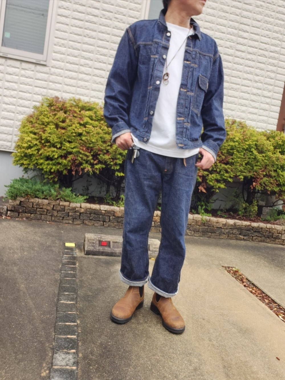 「tcb jeans、tcb20's、デニムセットアップ、ブランドストーン」｜「TCB jeansのアイテム（デニムジャケット、ブルー系）」を使った、ツトムさん（メンズ・168cm）の春コーディネートの1枚目の写真