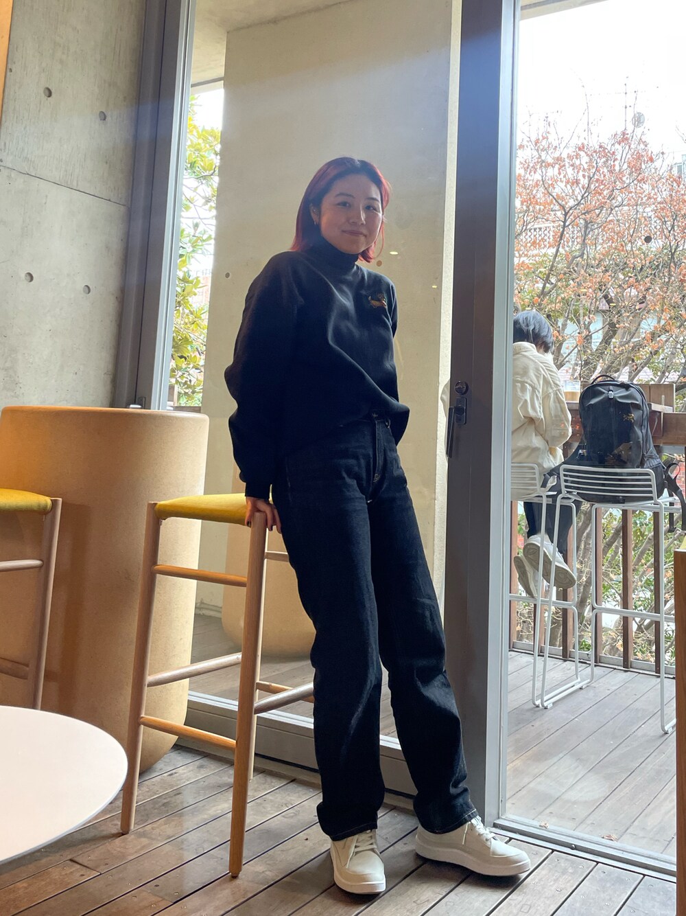 「studior330、allbirds、古着MIX、古着コーデ、オーガニックコットン、ストレートデニム、ブラックデニム、ヴィーガンレザー、スニーカー、骨格ナチュラル、サスティナブル、エシカルファッション、いいね、save、フォローお願いします🤑」｜「VINTAGEのアイテム（スウェット、ブラック系）」を使った、sinoca☺︎さん（骨格ナチュラル・レディース・165cm）の冬コーディネートの1枚目の写真