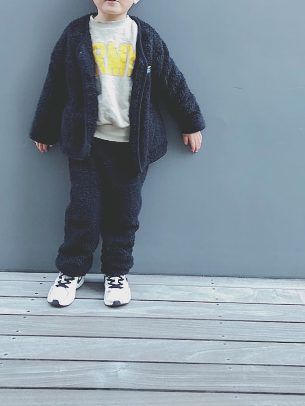 「セットアップ、もこもこ、ボア、私の推しブランド、kids、キッズコーデ、キッズファッション、冬コーデ、シンプル、プチプラ」｜「FREAK'S STOREのFREAK'S STORE/フリークスストア 【WEB限定】KIDS フリースセットアップ（その他アウター、ブラック系）」を使った、keee◡̈♥︎さん（キッズ・110cm）の冬コーディネートの1枚目の写真