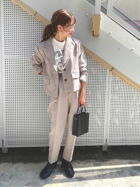 「NICE CLAUP（ナイスクラップ）のアイテム（ジャケット/アウター）」を使った、𝑚 𝑖 𝑠 𝑎 𝑡 𝑜さん（レディース・161cm）の秋コーディネート